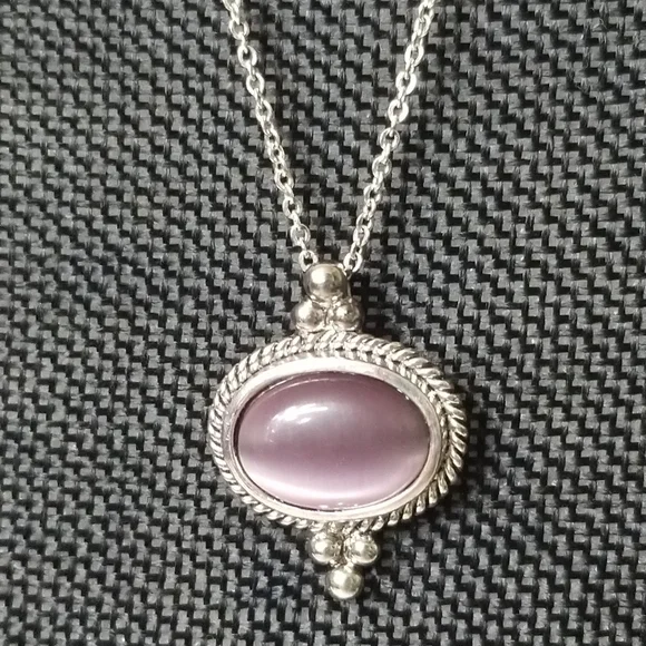 Silvertone unbranded purple stone pendant - Picture 1 of 3